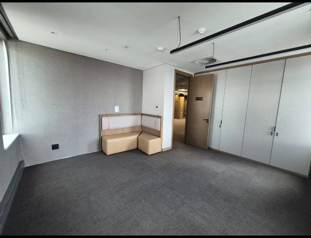 553M² OFFICE TO LET IN SANDTON CENTRAL